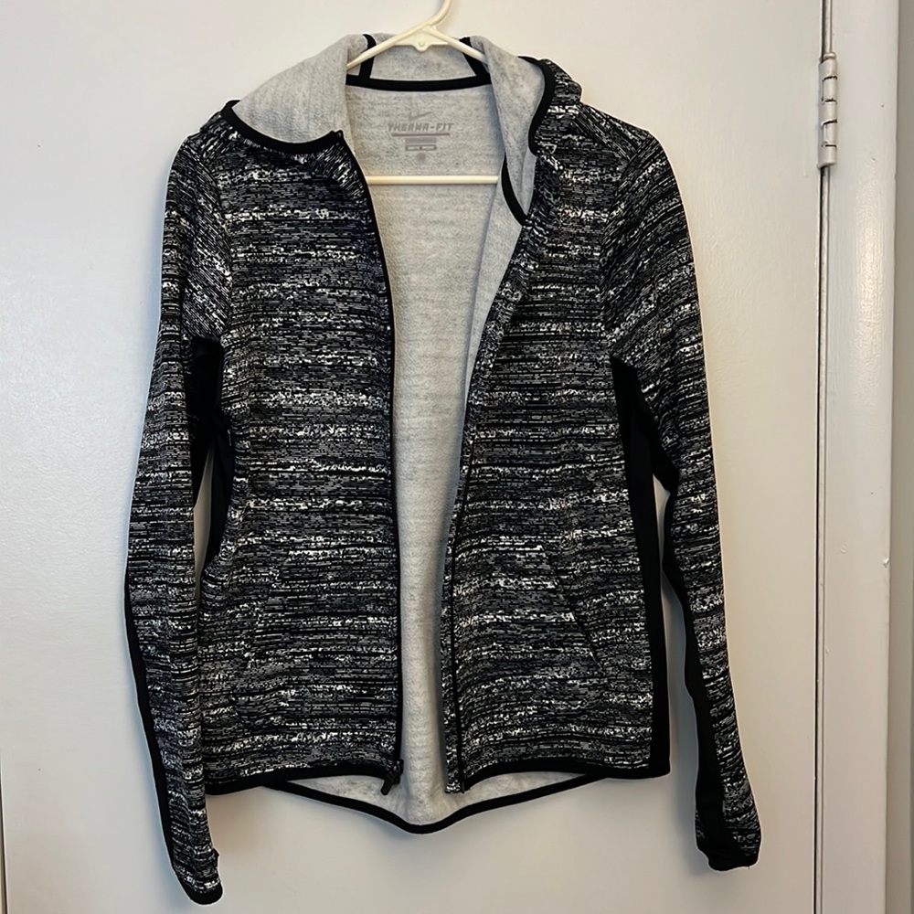 Women’s Nike therma-fit size medium, full zip hoodie